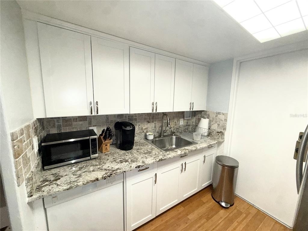 880 Mandalay Avenue - Photo 29