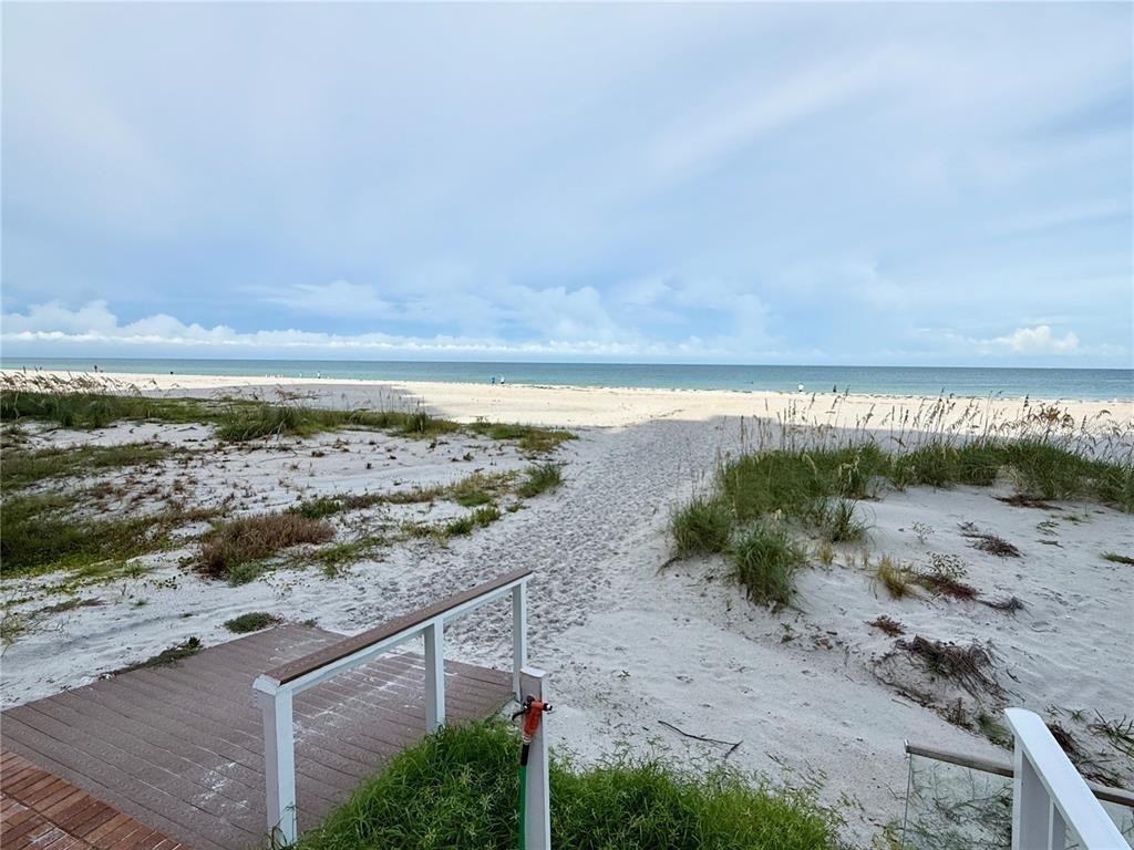 880 Mandalay Avenue - Photo 43