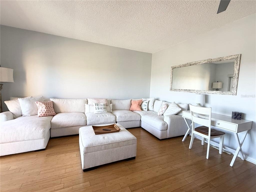 880 Mandalay Avenue - Photo 12