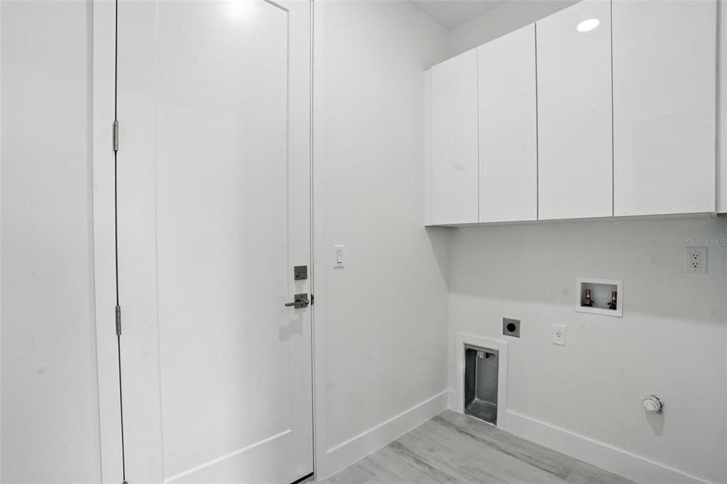 8348 Walden Street - Photo 40
