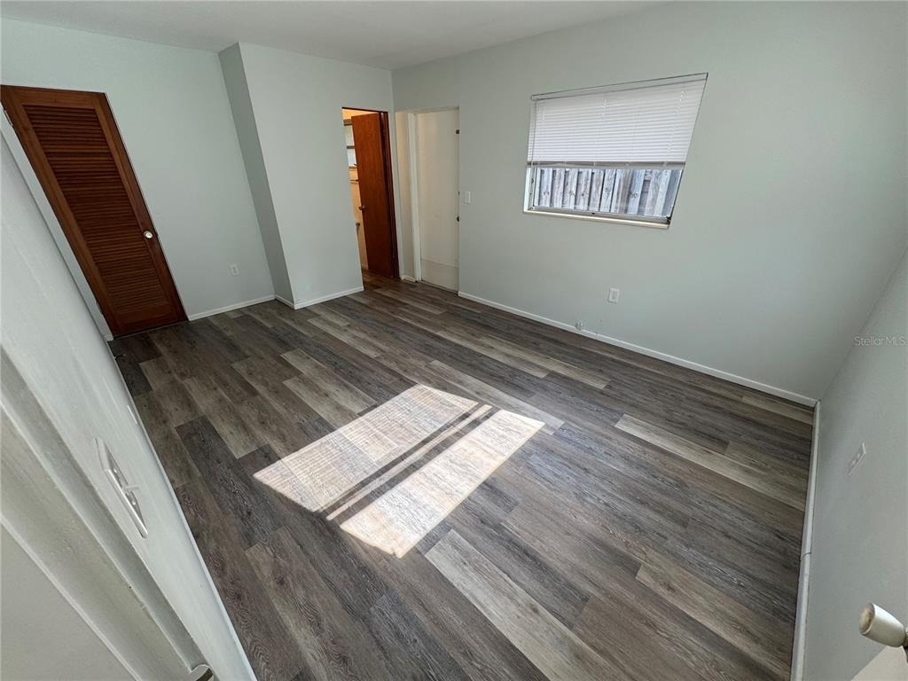 215 Park Boulevard S - Photo 6