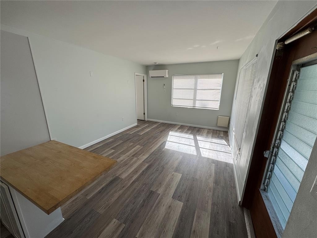 215 Park Boulevard S - Photo 4