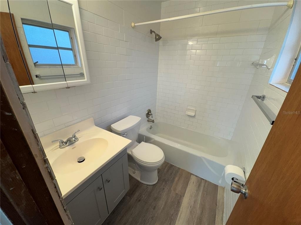 215 Park Boulevard S - Photo 8