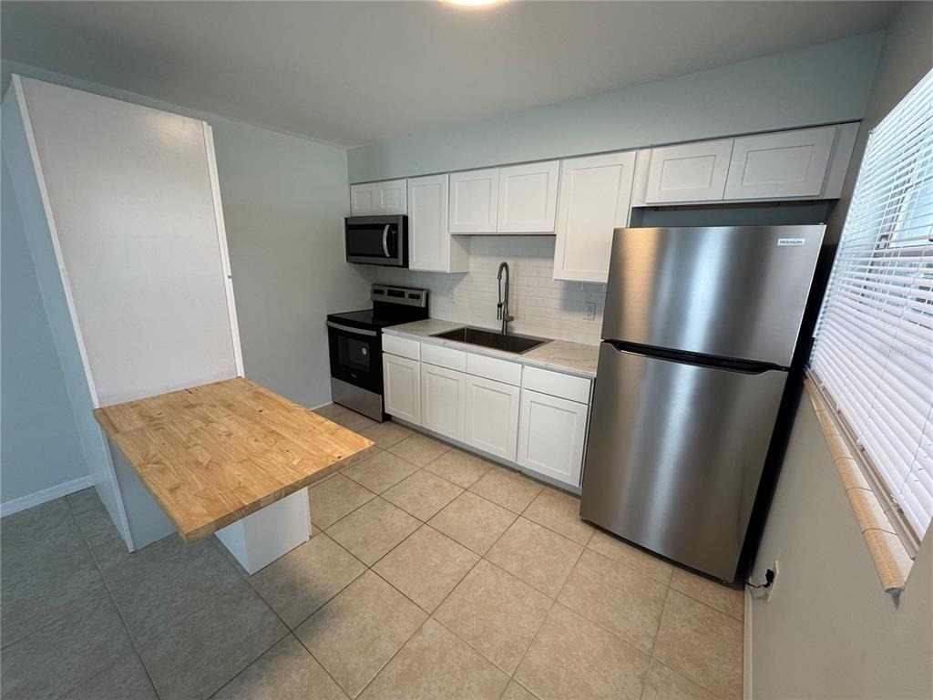 215 Park Boulevard S - Photo 2