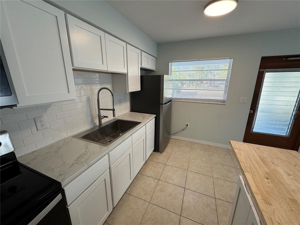 215 Park Boulevard S - Photo 4
