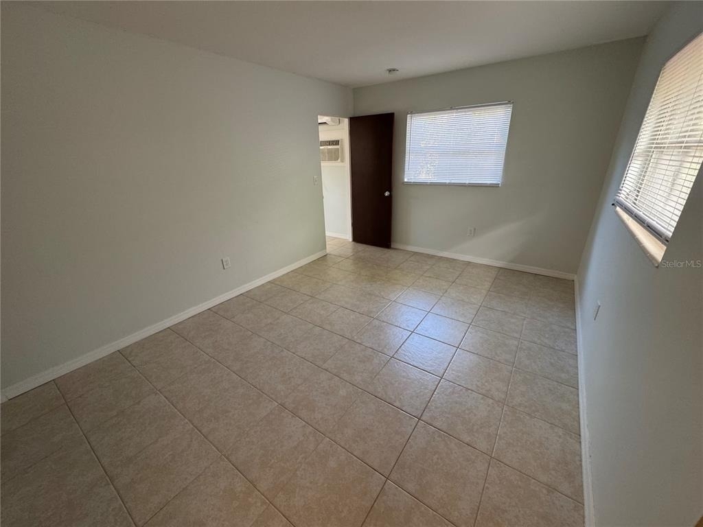 215 Park Boulevard S - Photo 10