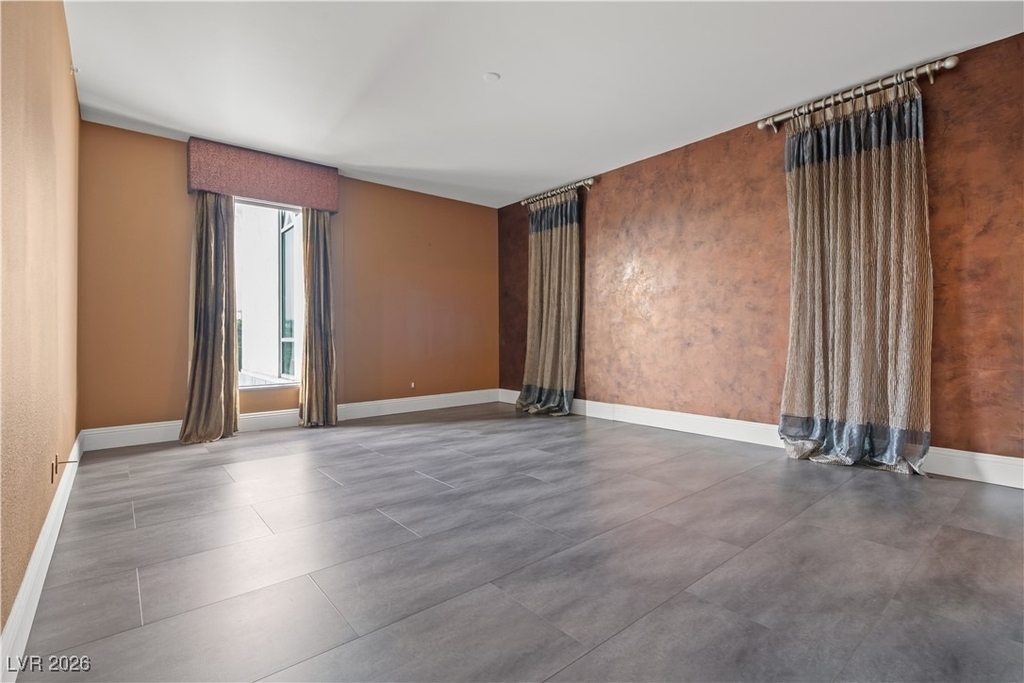 360 E Desert Inn Road - Photo 33