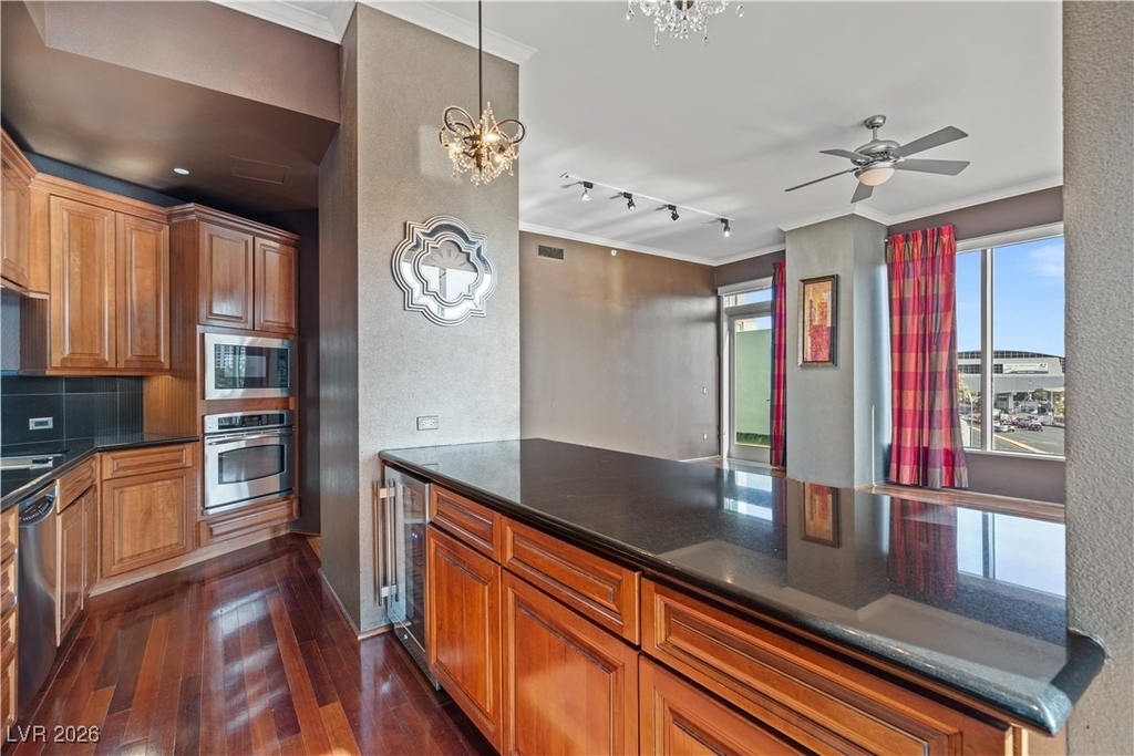 360 E Desert Inn Road - Photo 18