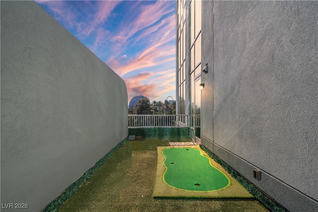 360 E Desert Inn Road - Photo 21