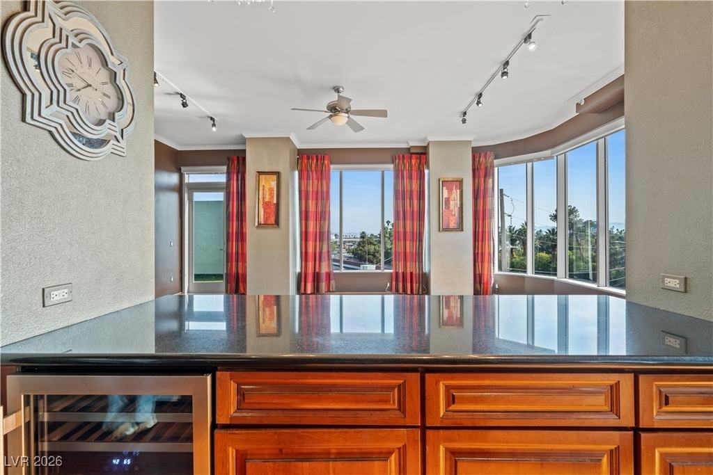 360 E Desert Inn Road - Photo 19