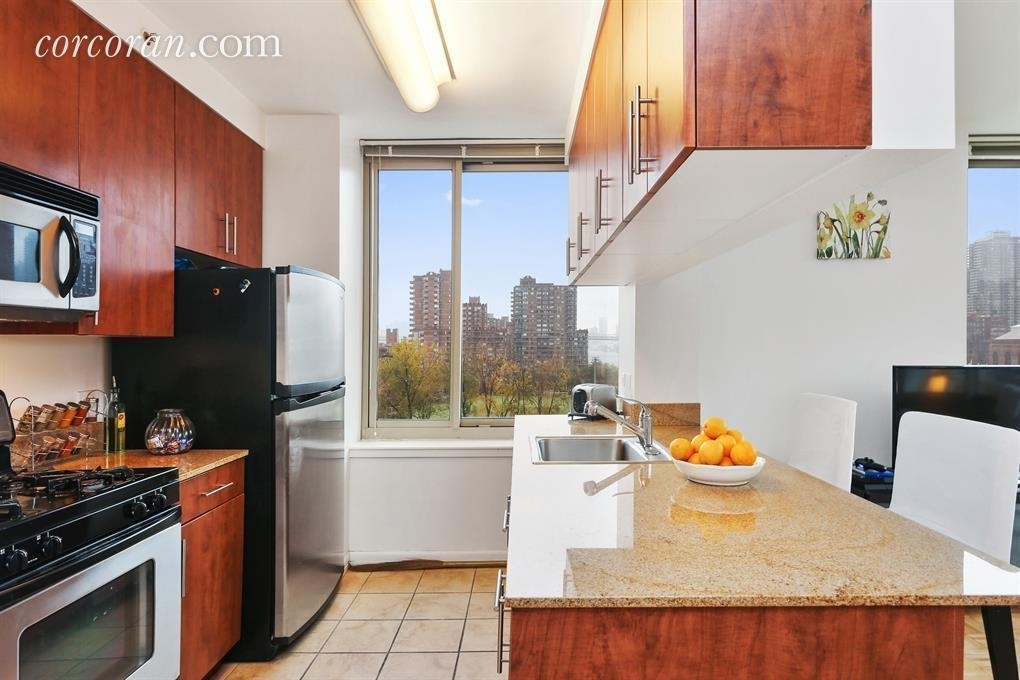 888 Main Street - Photo 14