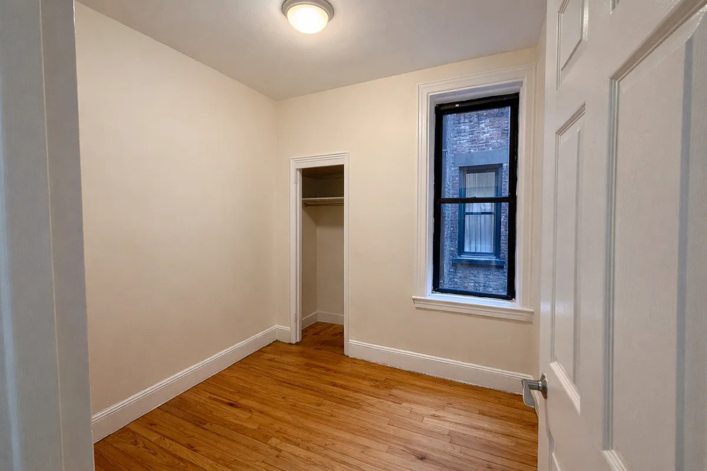 241 East 38th Street - Photo 1