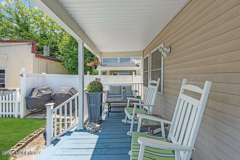 608 Lareine Avenue - Photo 3