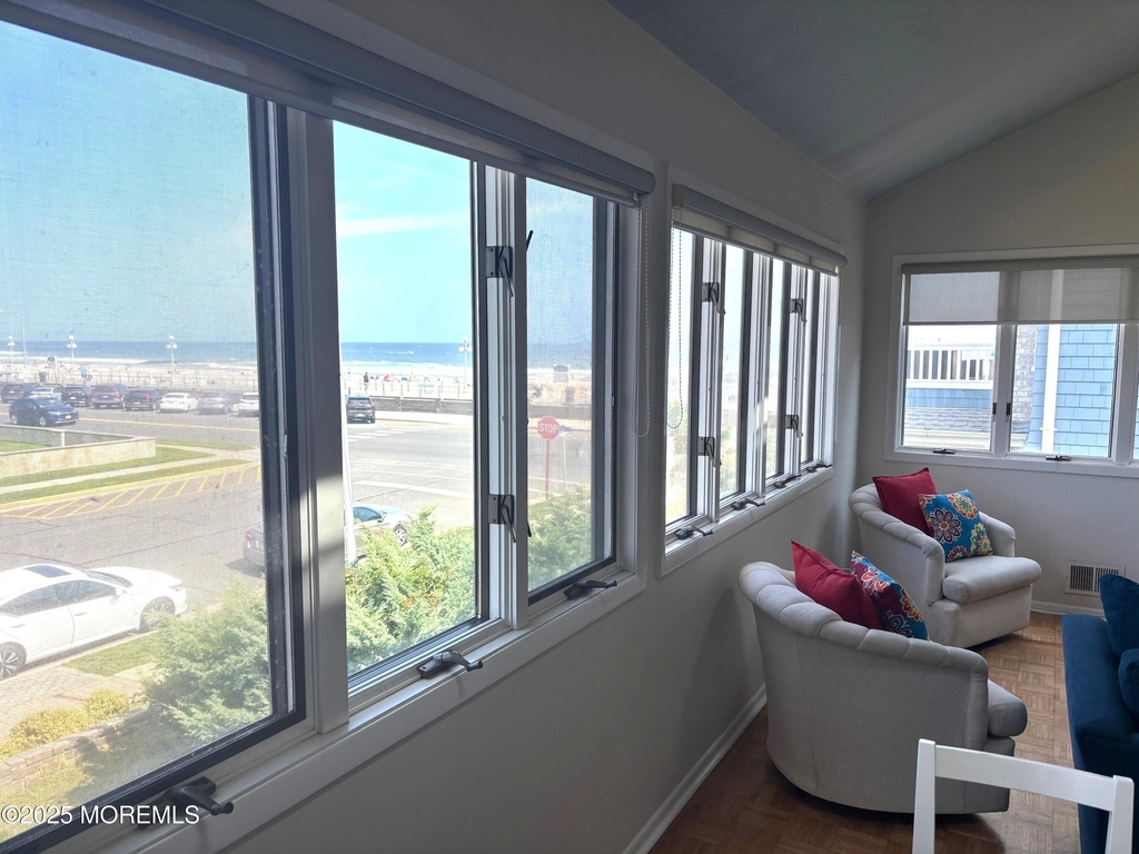 7 Lincoln Avenue - Photo 14
