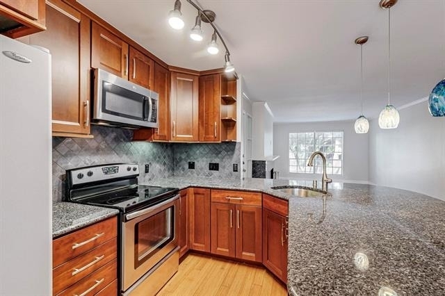 5220 Fleetwood Oaks Avenue - Photo 14