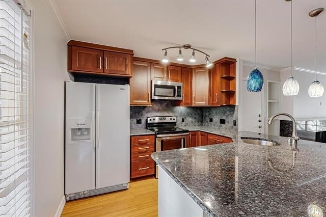 5220 Fleetwood Oaks Avenue - Photo 0