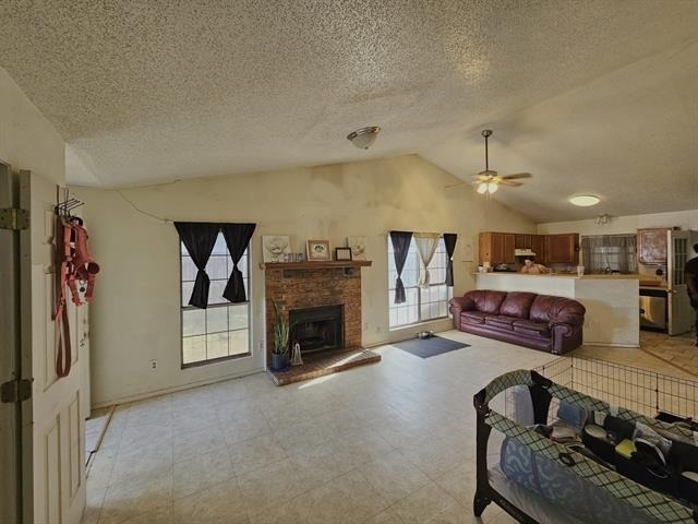817 Colchester Drive - Photo 4