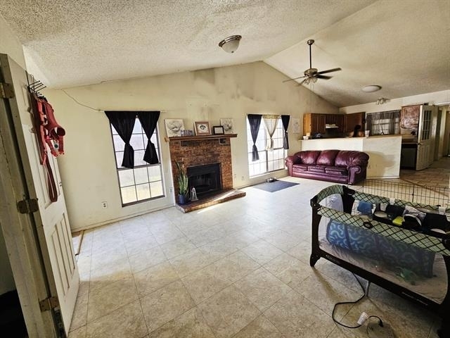 817 Colchester Drive - Photo 3