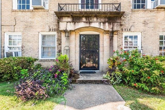 5918 La Vista Drive - Photo 1