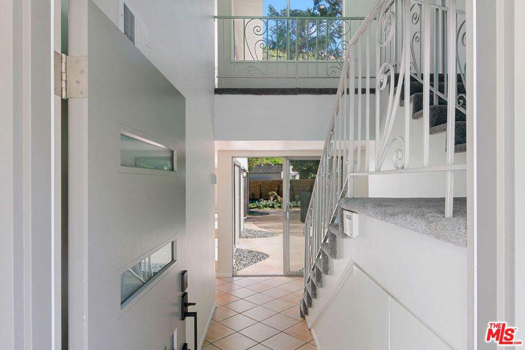 1054 Enchanted Way - Photo 3