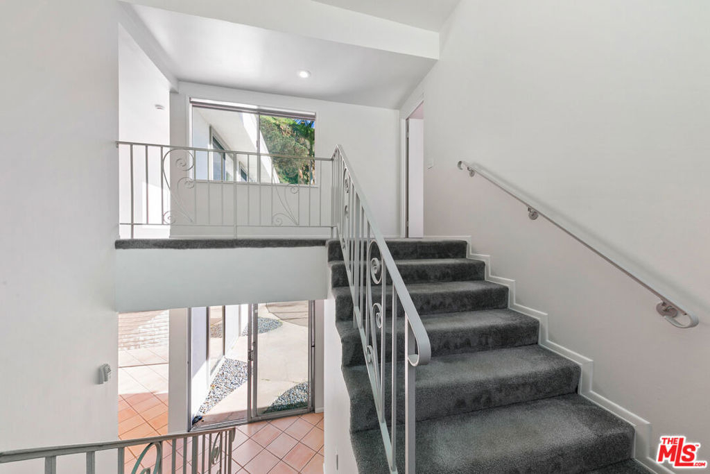 1054 Enchanted Way - Photo 15