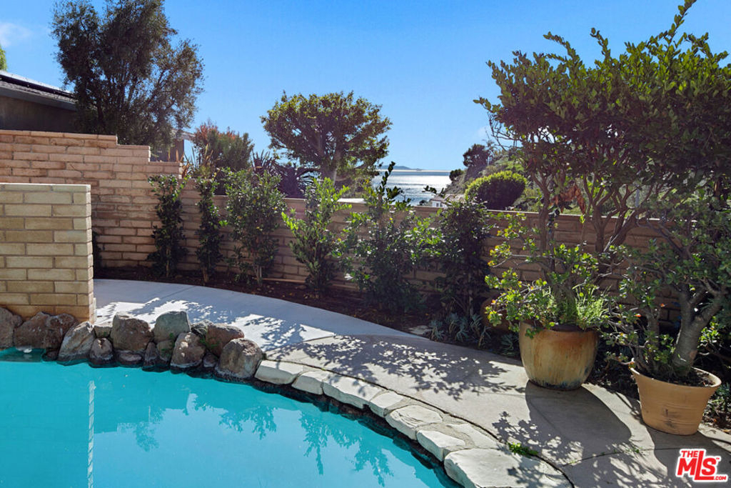 1054 Enchanted Way - Photo 13