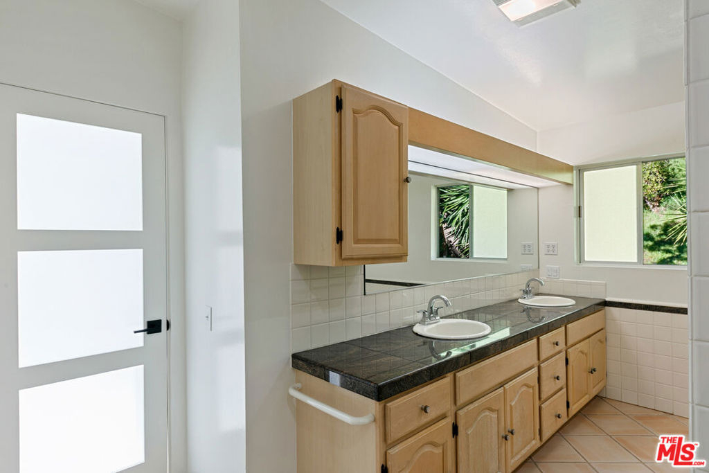 1054 Enchanted Way - Photo 19