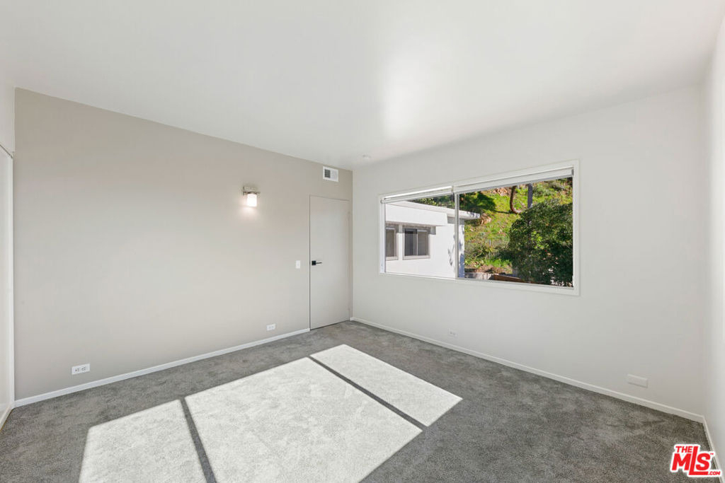 1054 Enchanted Way - Photo 24