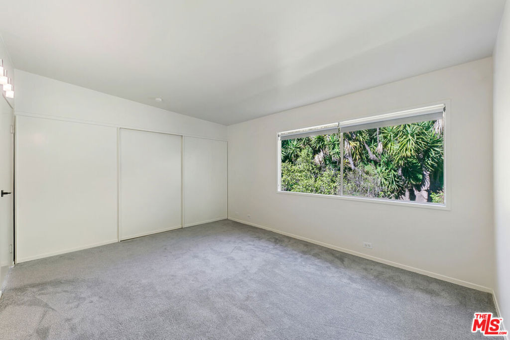 1054 Enchanted Way - Photo 25