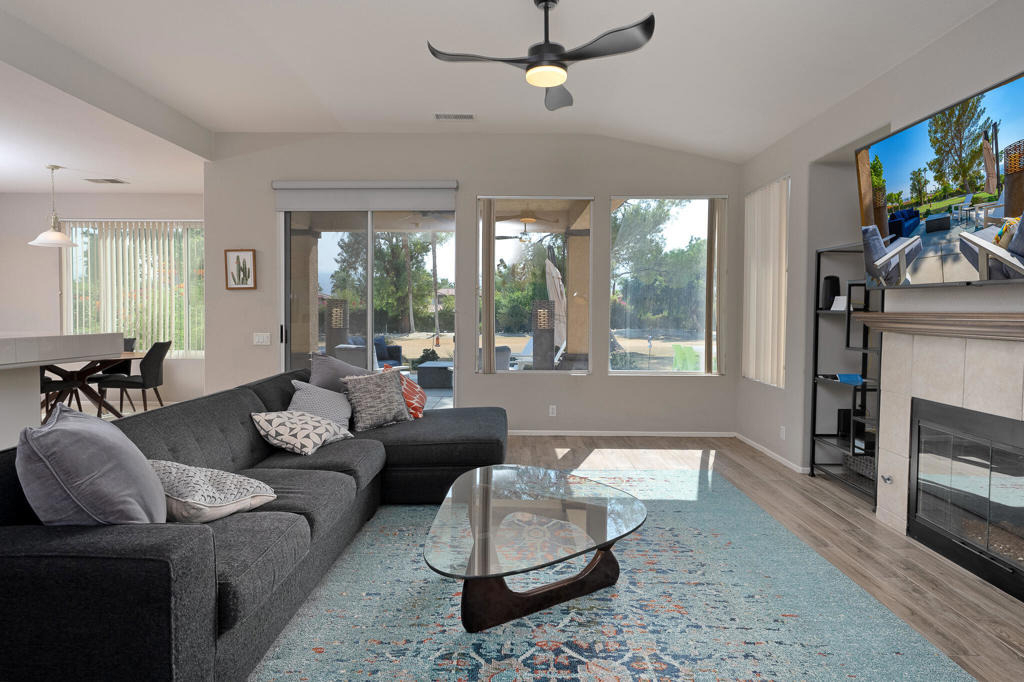 29869 W Laguna Drive - Photo 2