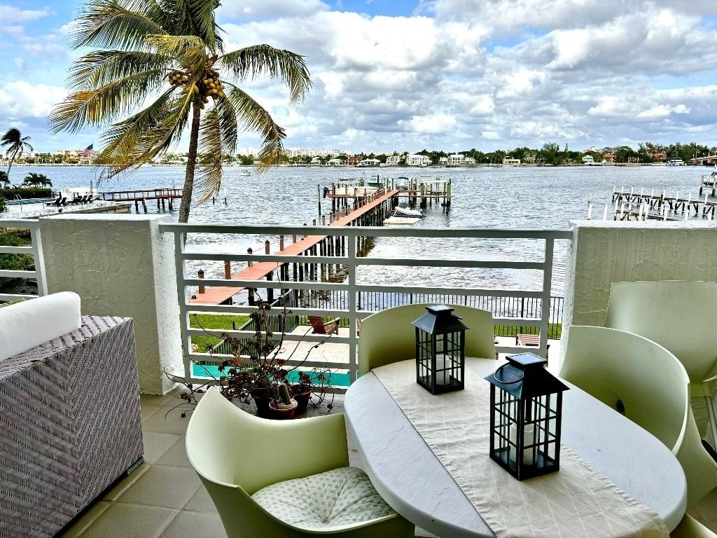 328 N Lake Drive N - Photo 3