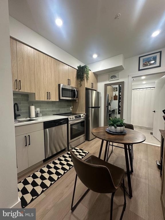 2025 Frankford Avenue - Photo 4