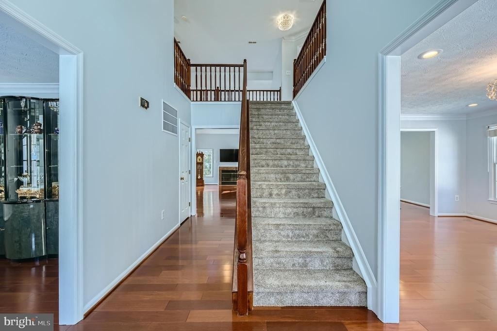 8 Sapphire Hill Court - Photo 2