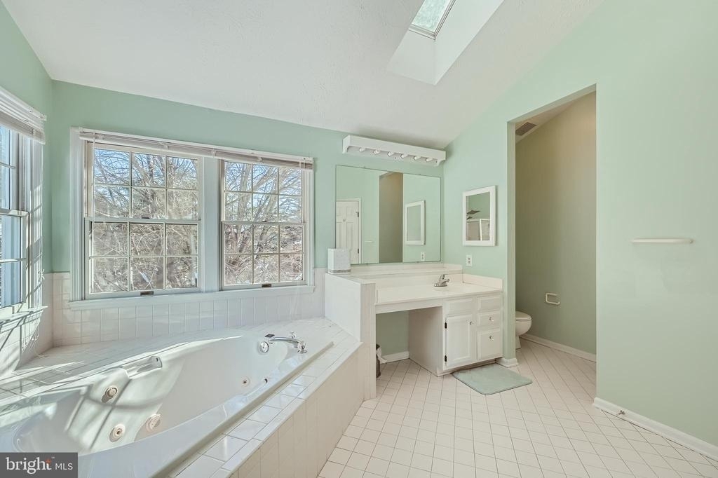 8 Sapphire Hill Court - Photo 16