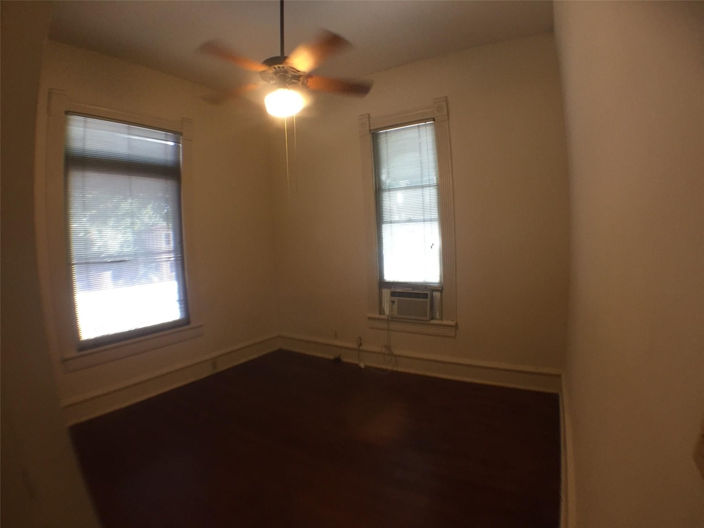 908 W 22nd St - Photo 6