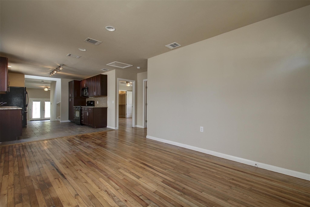 4509 Depew Ave - Photo 3