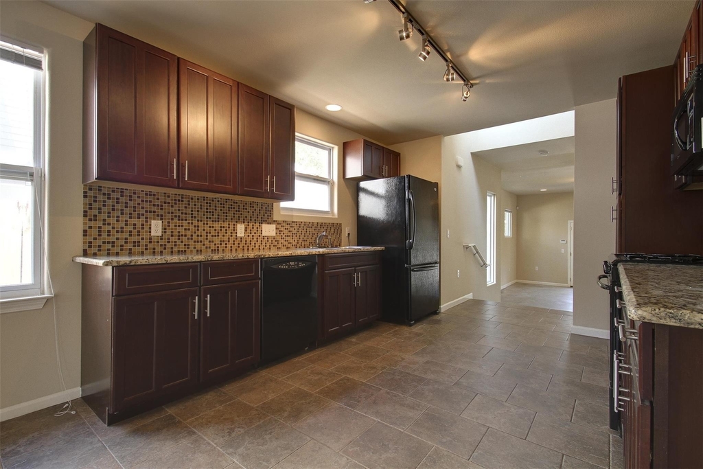 4509 Depew Ave - Photo 5