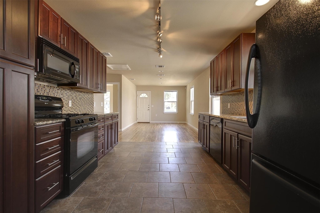 4509 Depew Ave - Photo 1