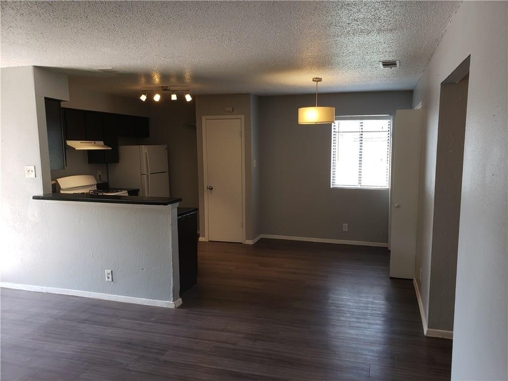 2304 Cedrick Cv - Photo 3