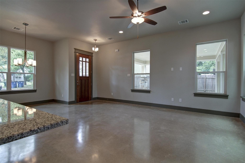 923 E 37th St - Photo 8
