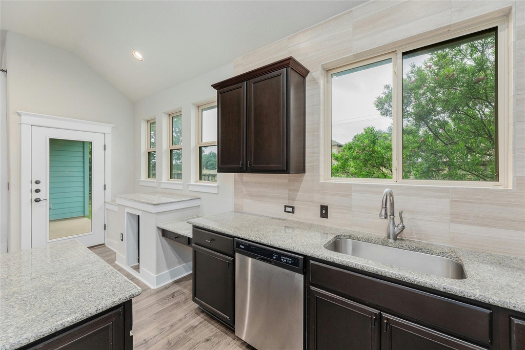 11108 Railway Ln - Photo 14