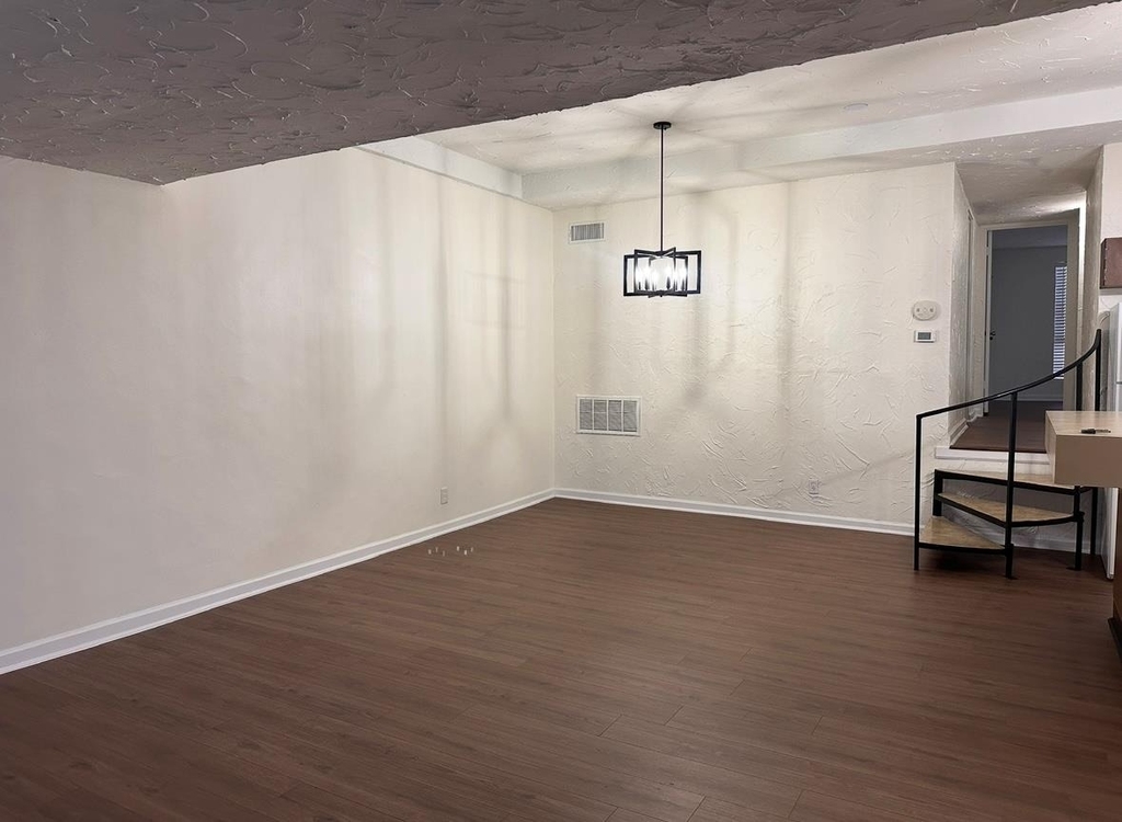 5916 Lago Vista Way - Photo 2