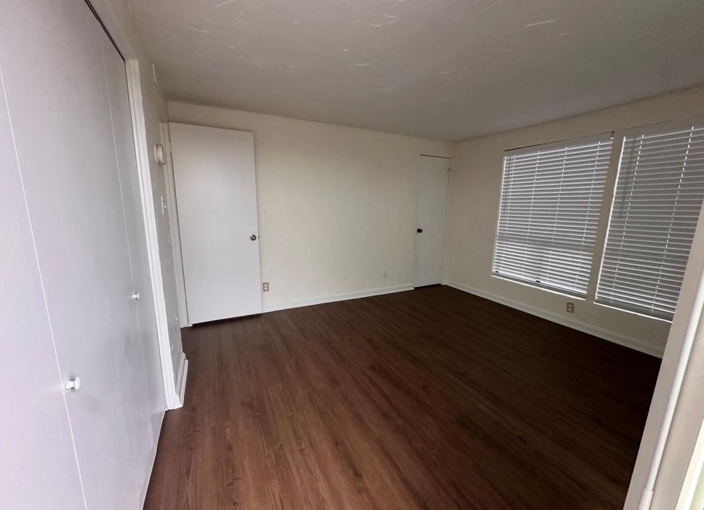 5916 Lago Vista Way - Photo 9