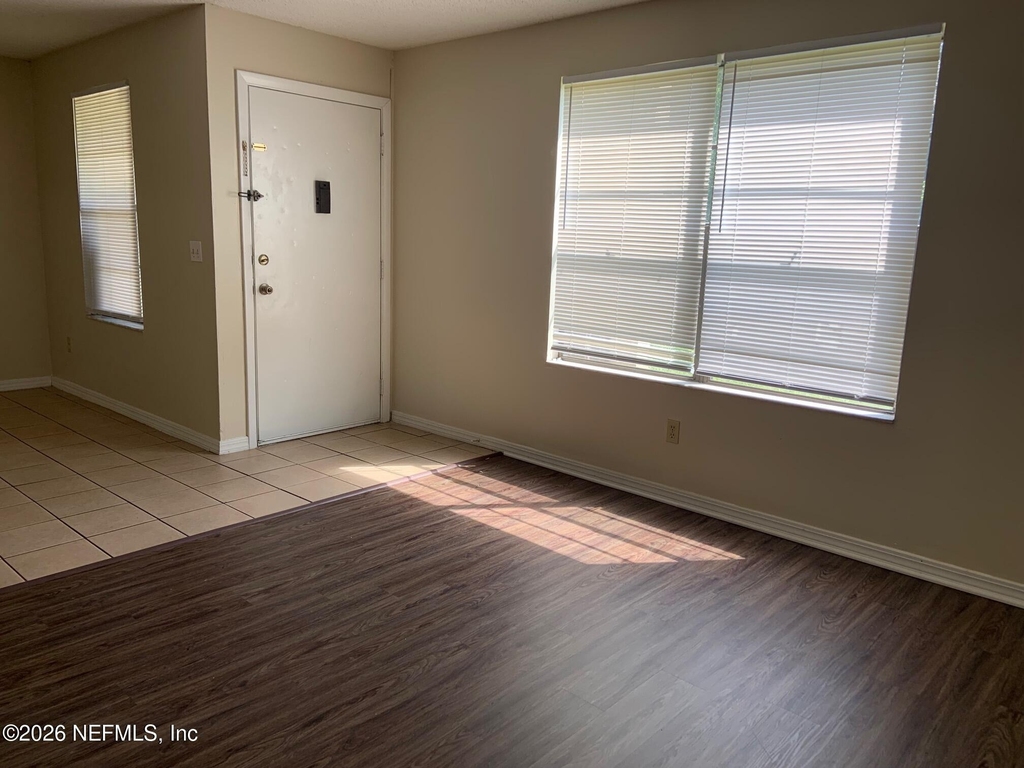 453 Bentwood Lane - Photo 3