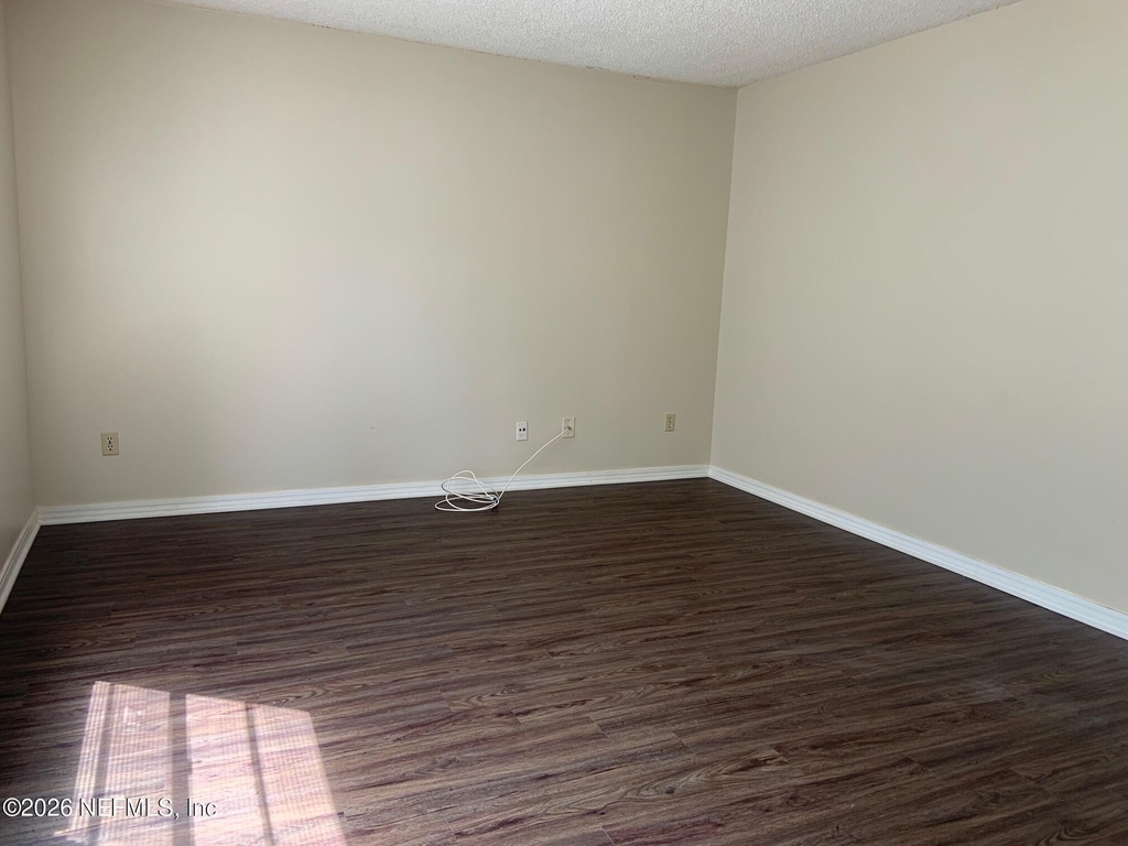 453 Bentwood Lane - Photo 2