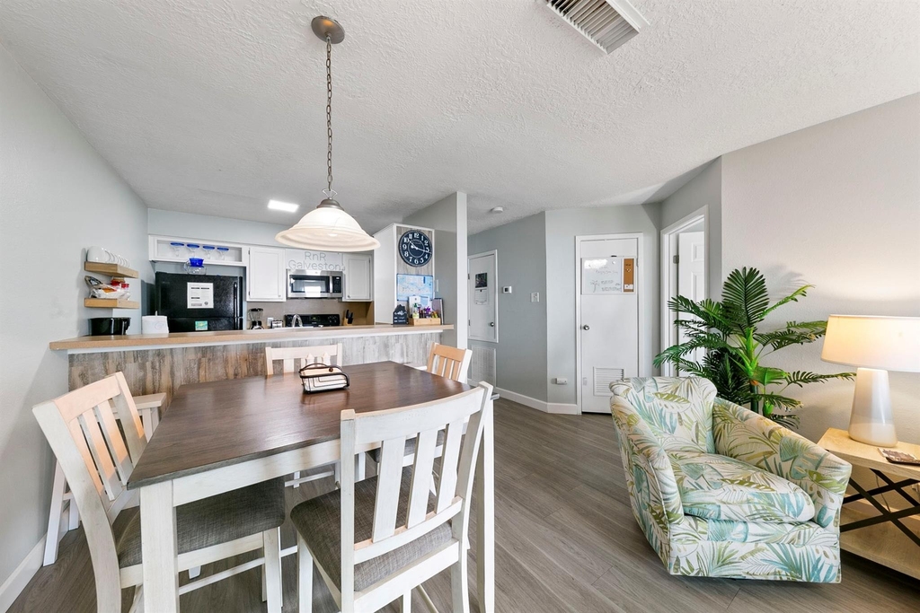 7600 Seawall Boulevard - Photo 3