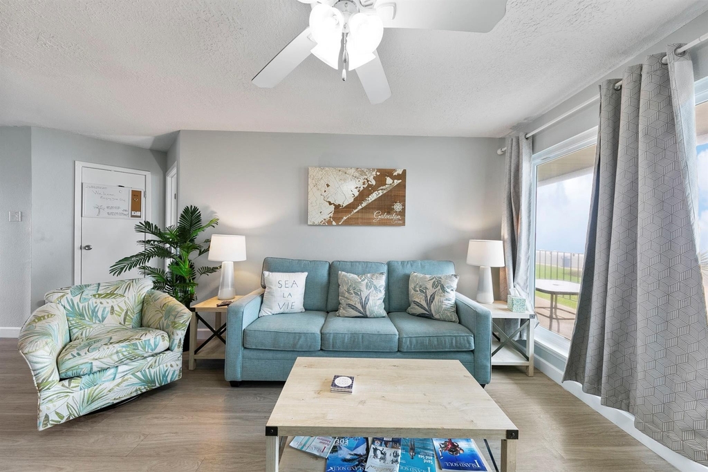 7600 Seawall Boulevard - Photo 1