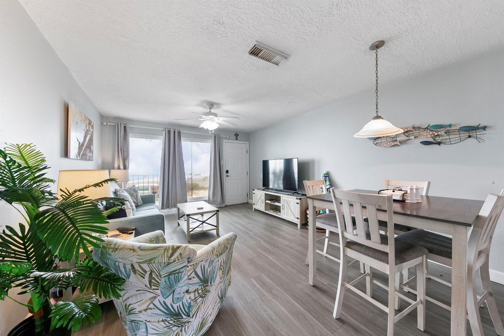 7600 Seawall Boulevard - Photo 4