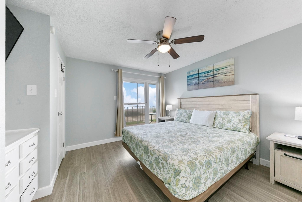 7600 Seawall Boulevard - Photo 11