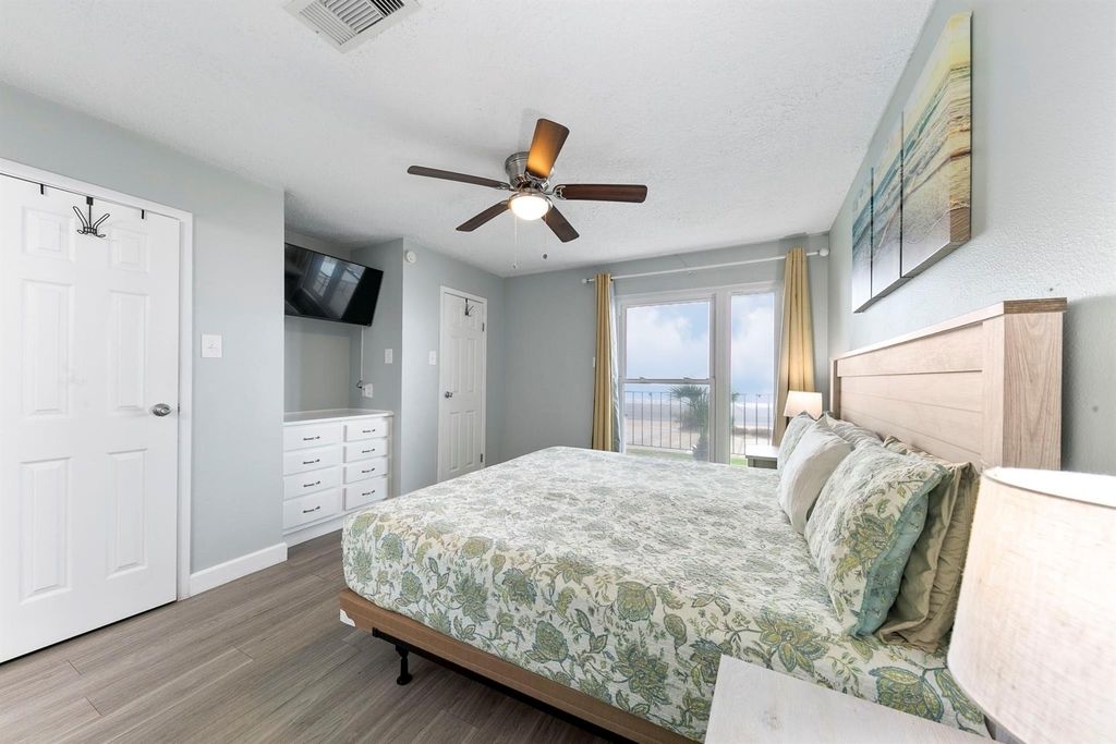 7600 Seawall Boulevard - Photo 14